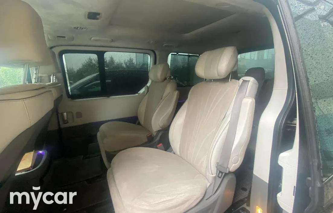 Hyundai Staria 2023