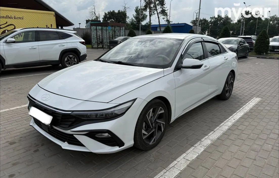 Hyundai Elantra 2023