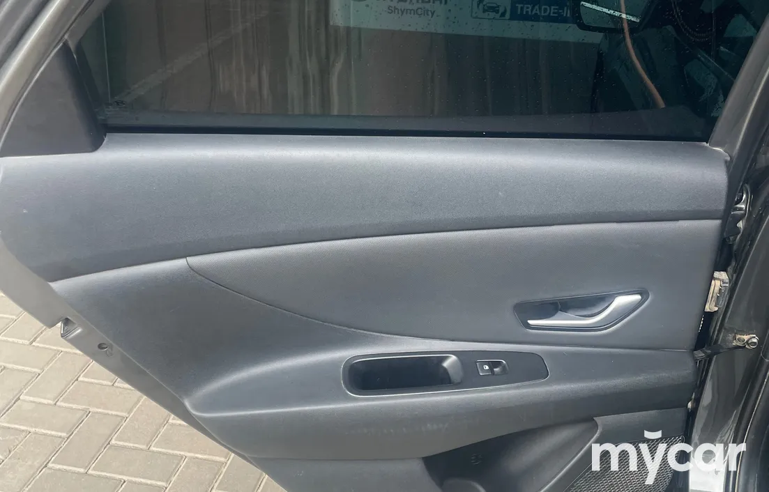 Hyundai Elantra 2023
