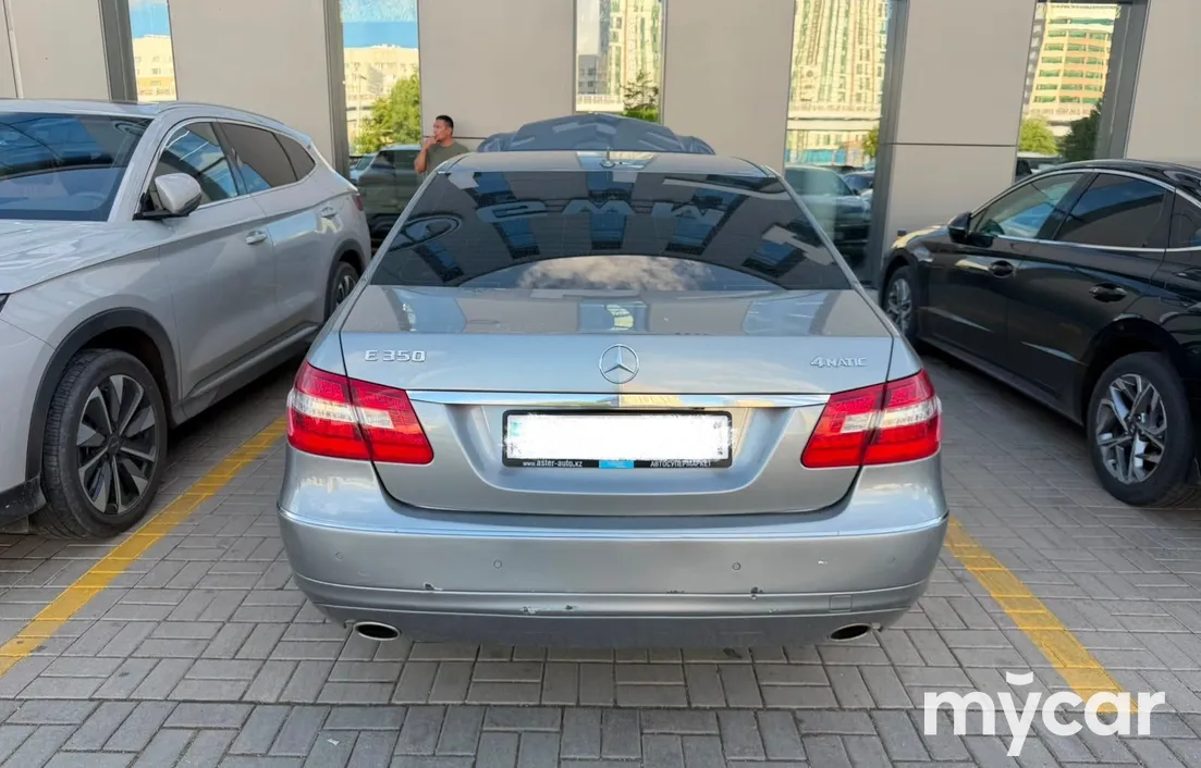 Mercedes-Benz E-Класс 2010