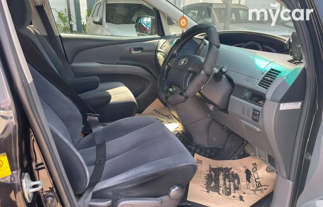 Toyota Estima 2012