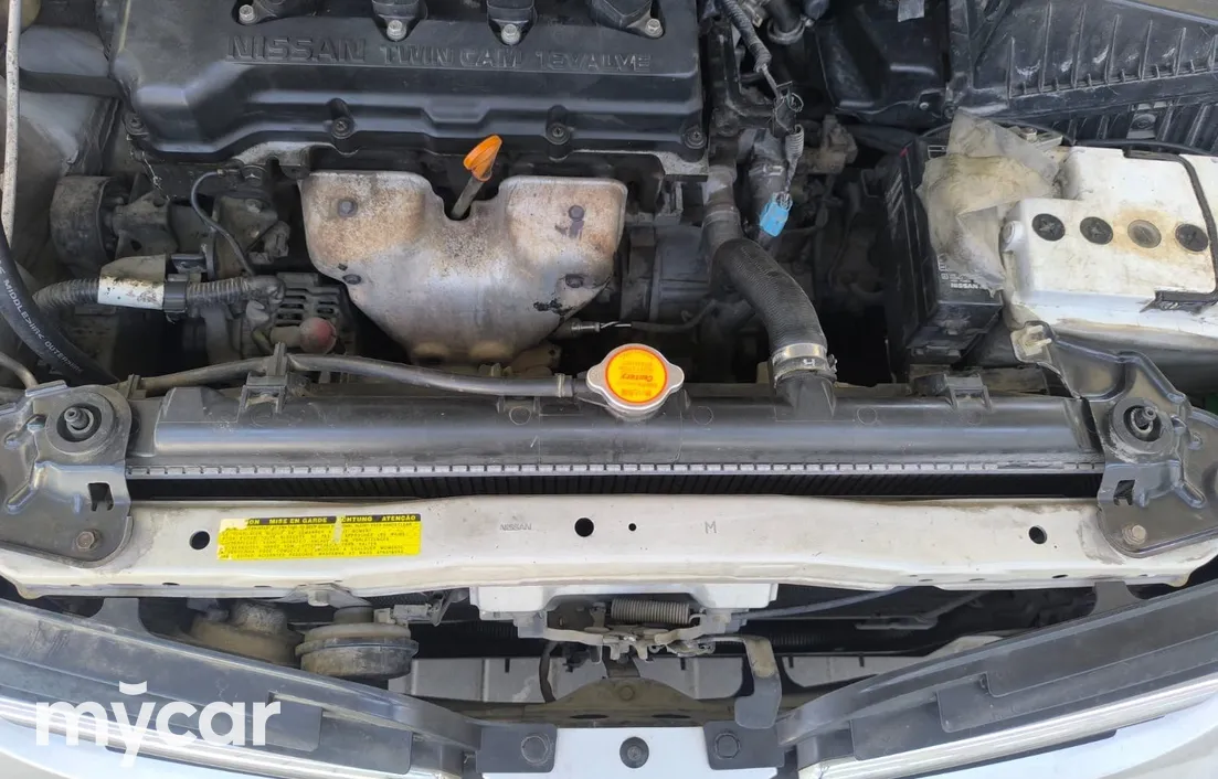 Nissan Almera Tino 2003