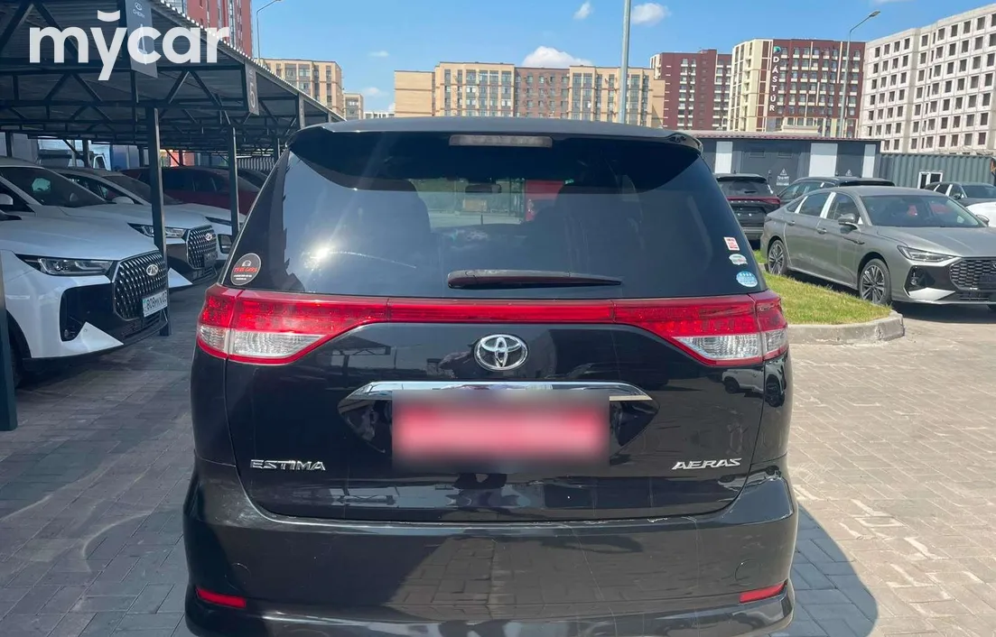 Toyota Estima 2012
