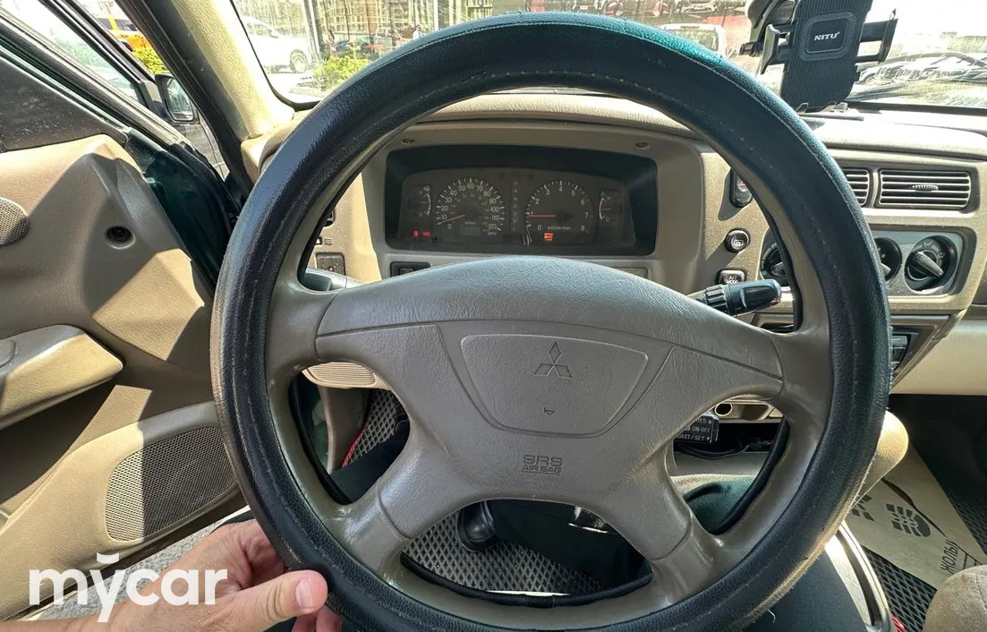 Mitsubishi Montero 2000