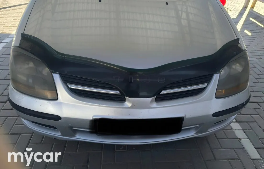 Nissan Almera Tino 2003