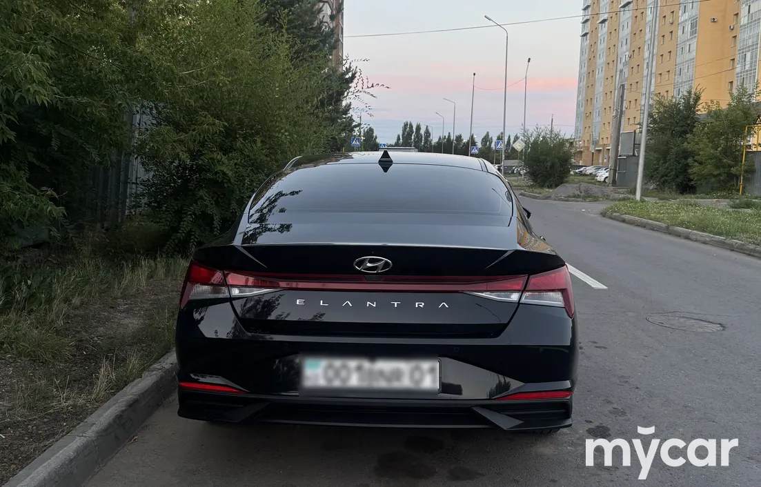 Hyundai Elantra 2022