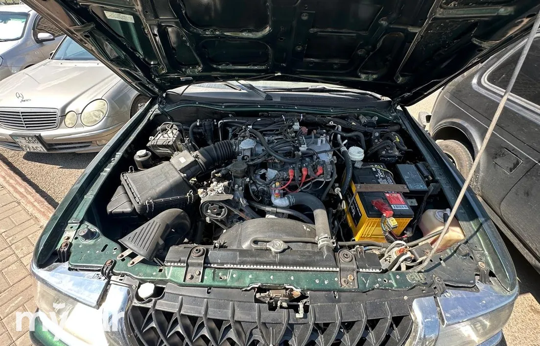Mitsubishi Montero 2000