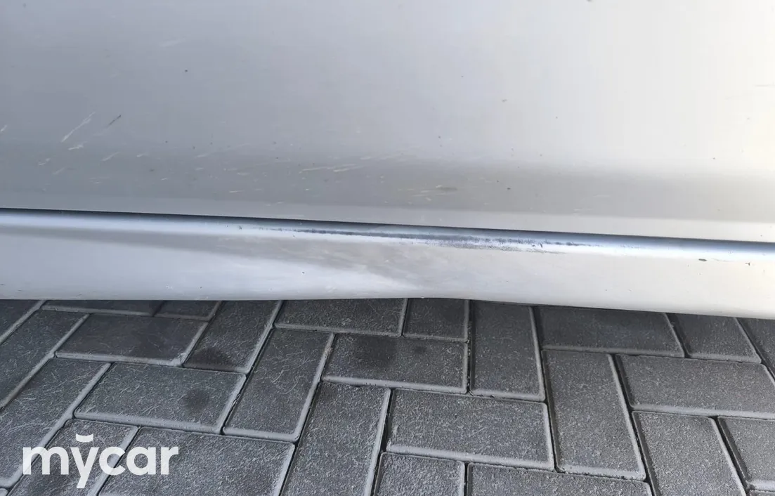 Nissan Almera Tino 2003