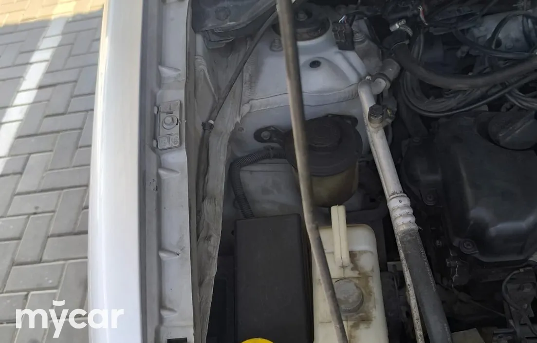 Nissan Almera Tino 2003