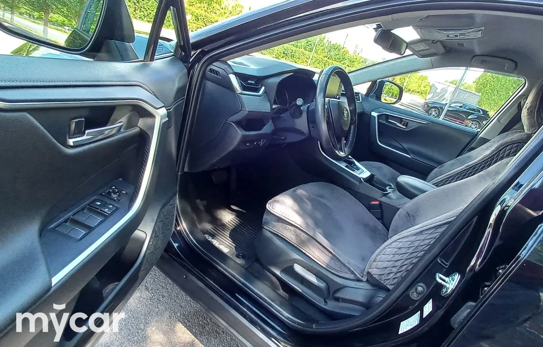 Toyota RAV4 2021