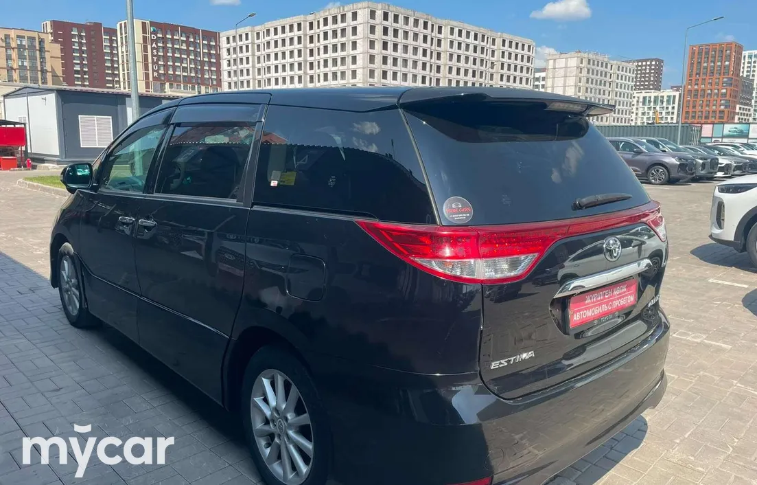 Toyota Estima 2012