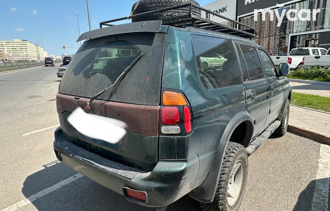 Mitsubishi Montero 2000