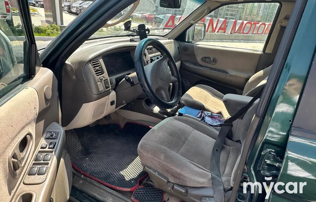 Mitsubishi Montero 2000