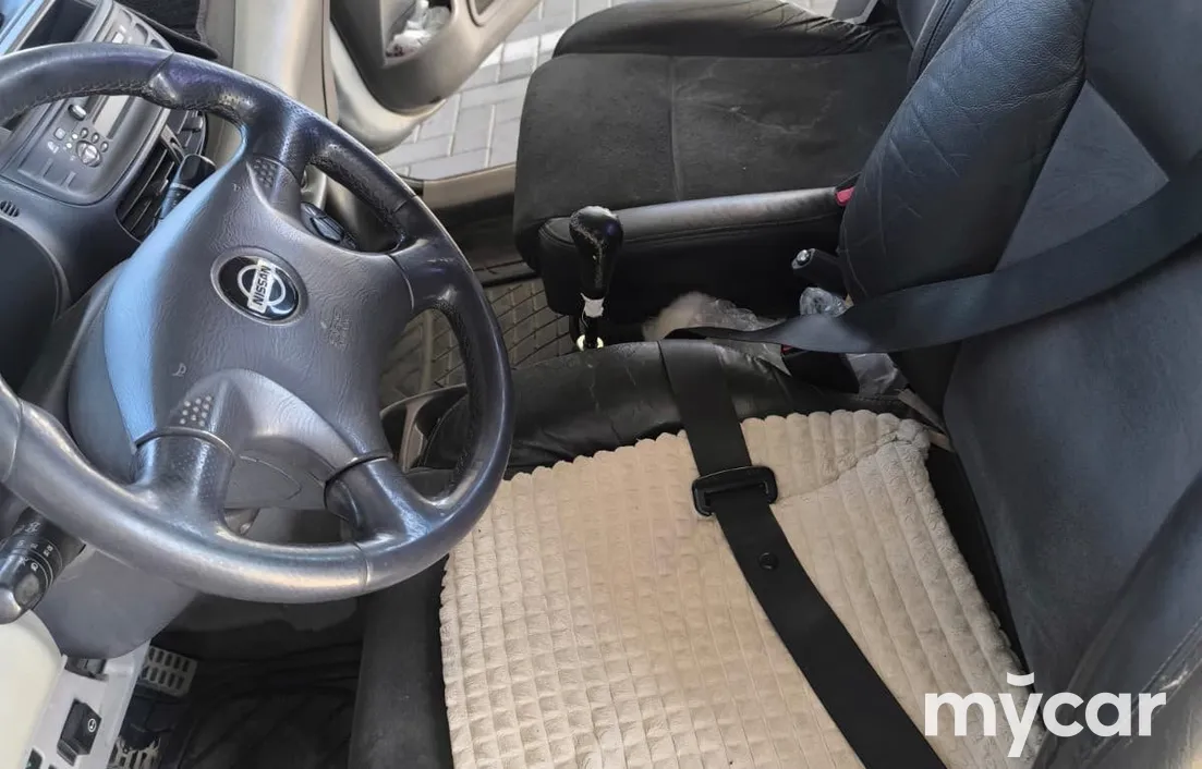 Nissan Almera Tino 2003