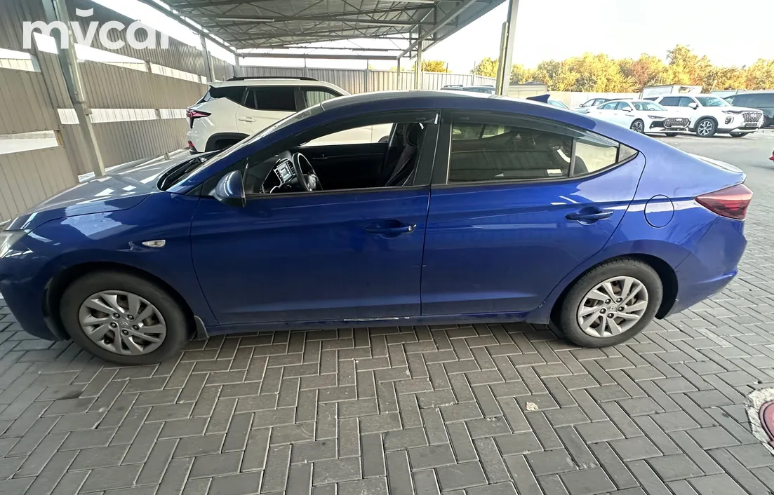 Hyundai Elantra 2020