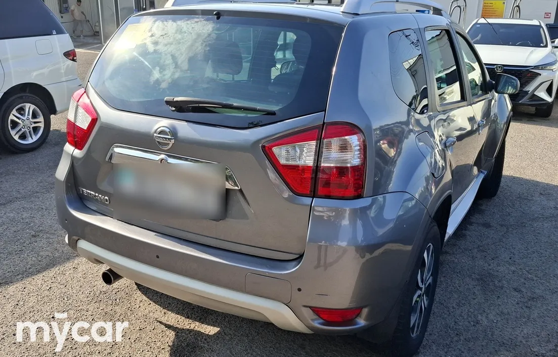 Nissan Terrano 2015