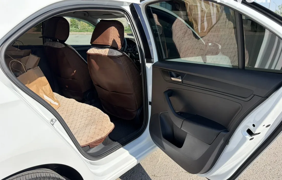 Volkswagen Polo 2021