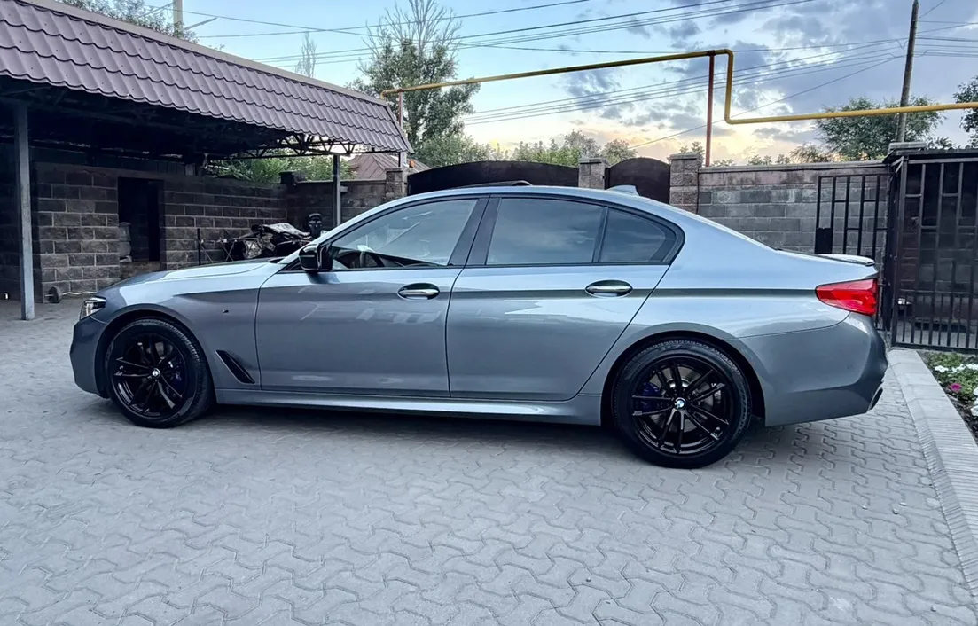 BMW 5 серия 2017