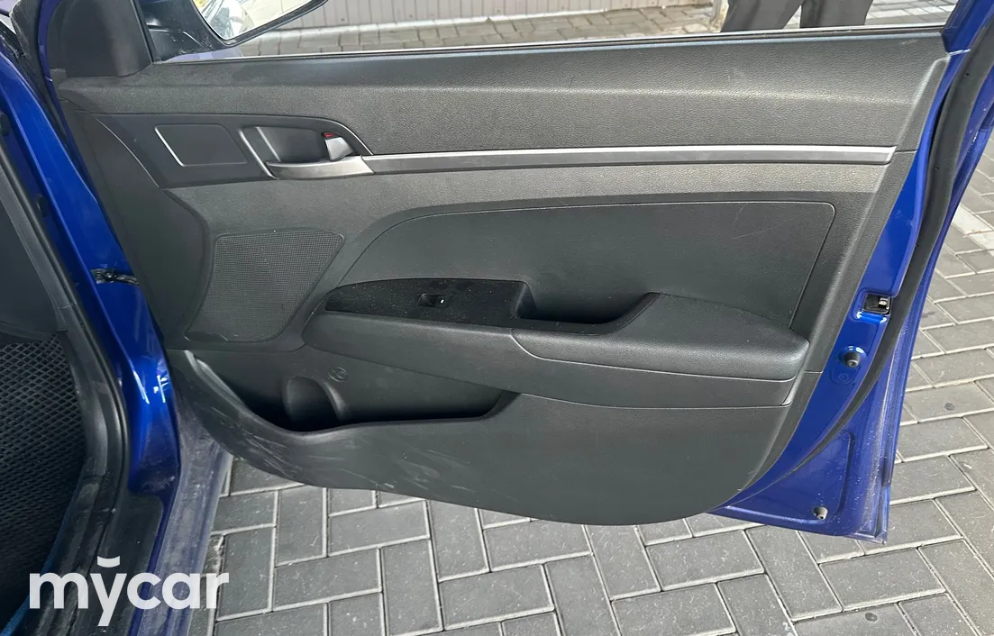 Hyundai Elantra 2020