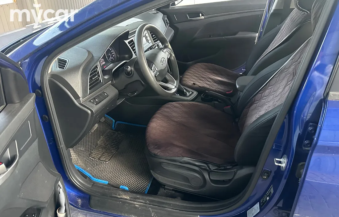 Hyundai Elantra 2020