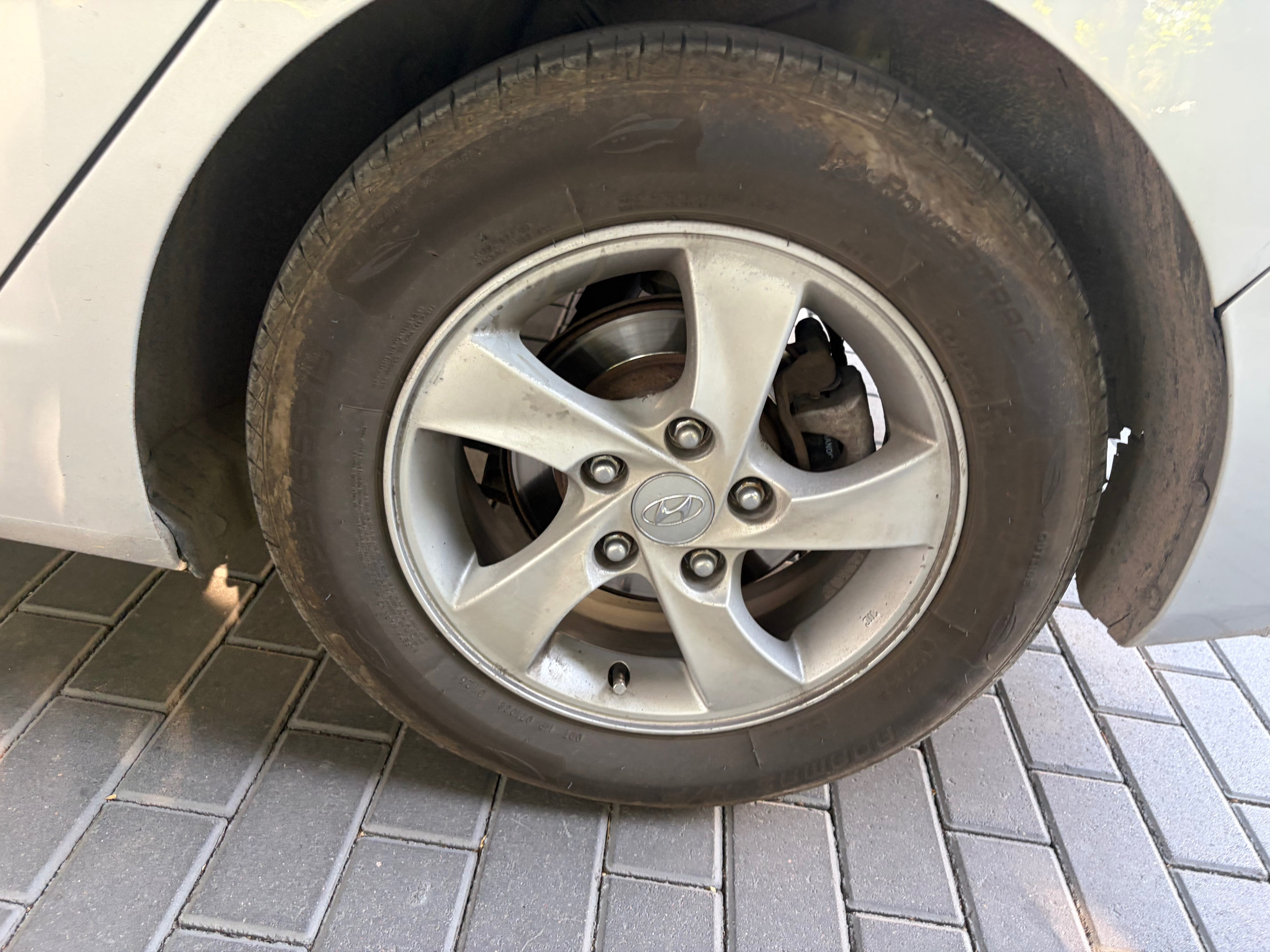 Hyundai Avante 2011