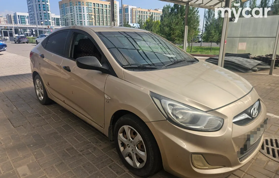 Hyundai Accent 2013