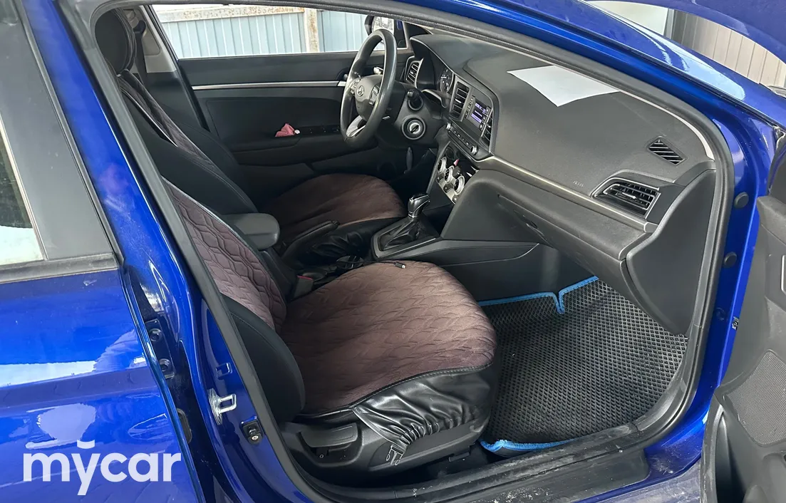 Hyundai Elantra 2020