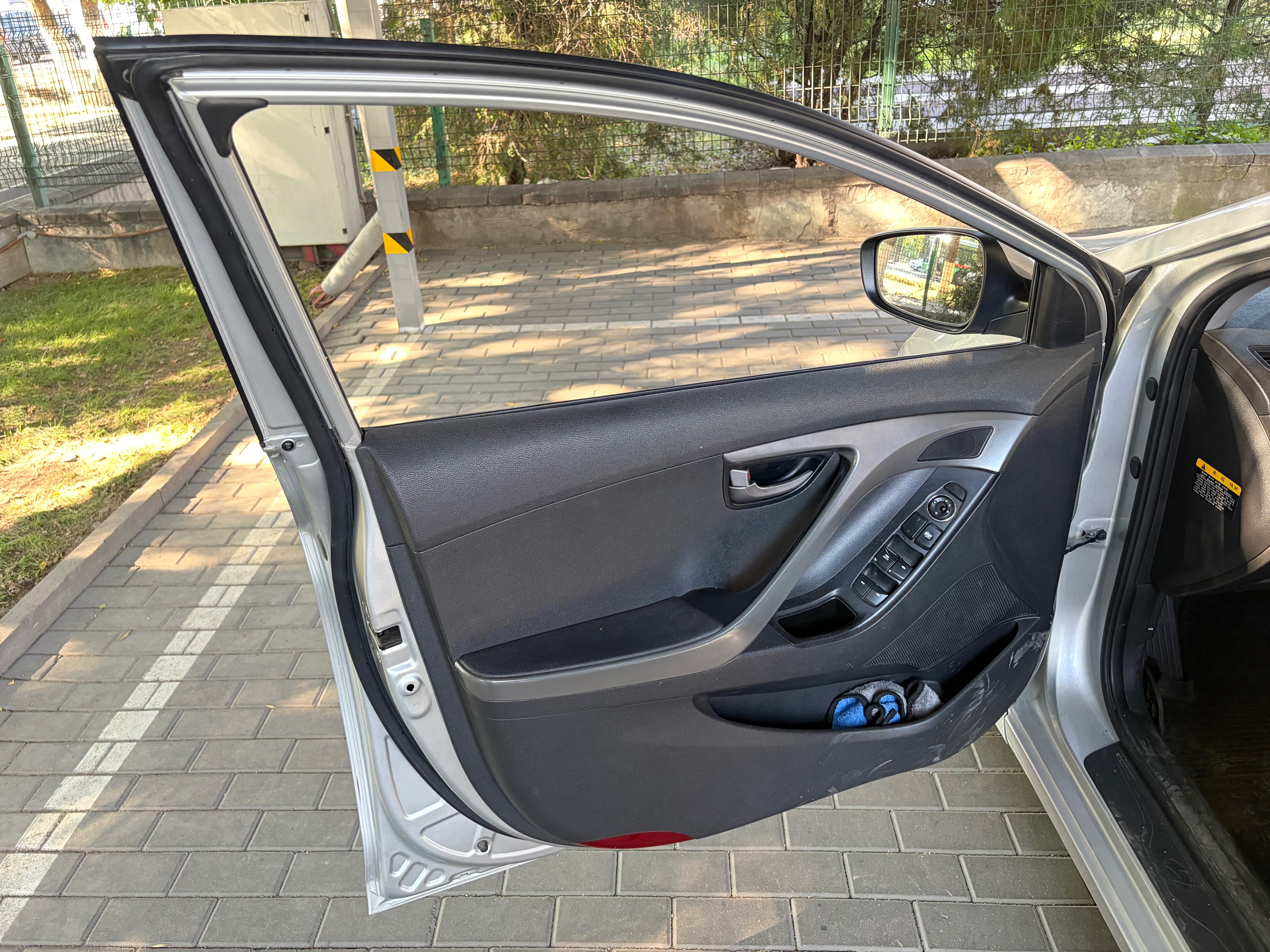 Hyundai Avante 2011