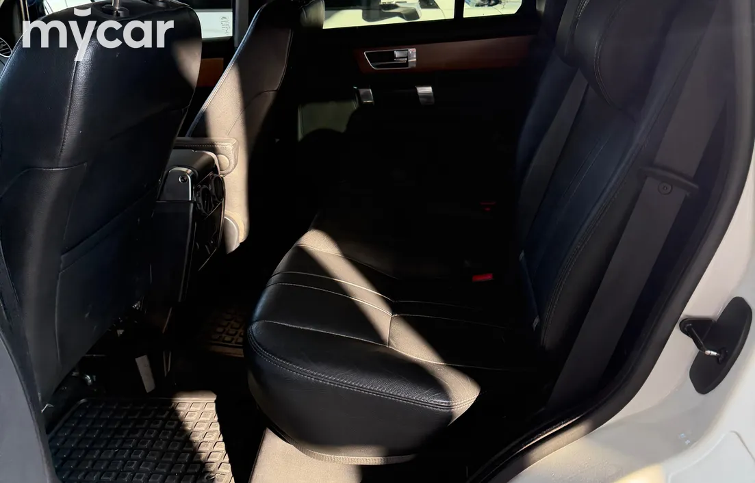Land Rover Discovery 2013