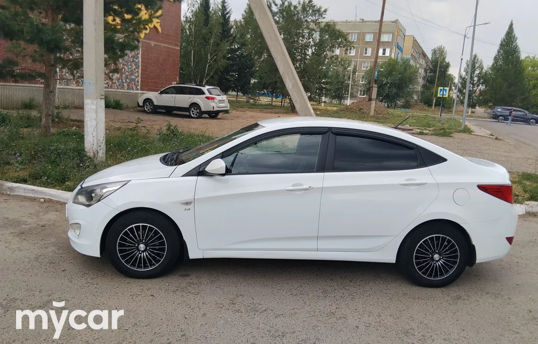 Hyundai Accent 2015