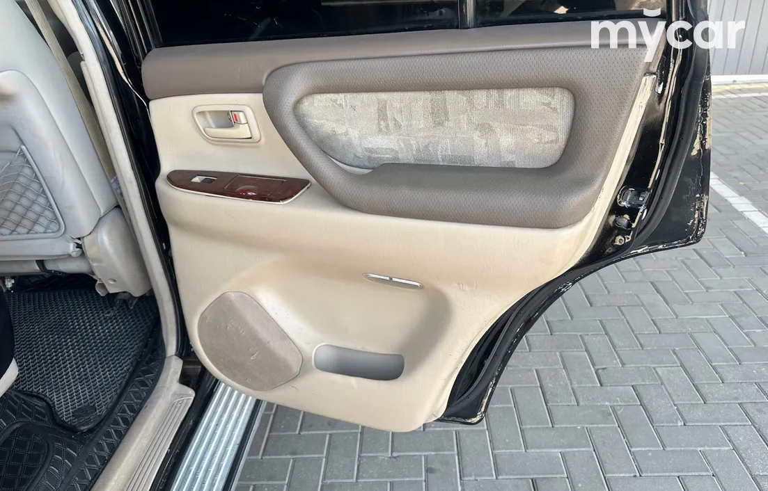 Toyota Land Cruiser 2000