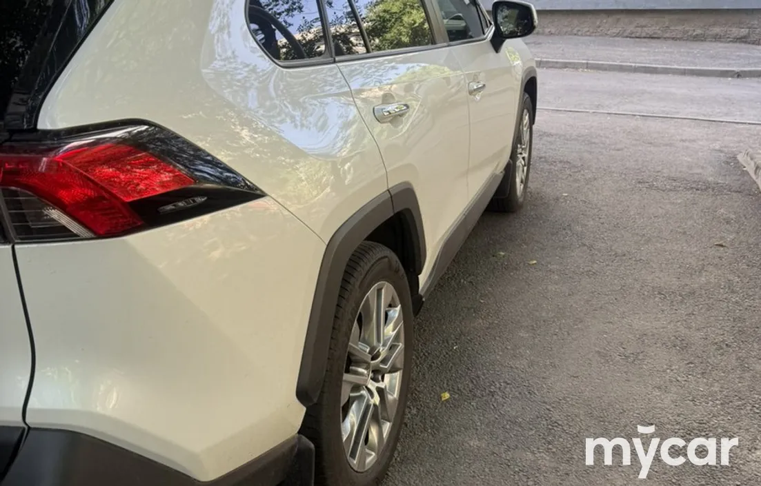 Toyota RAV4 2023