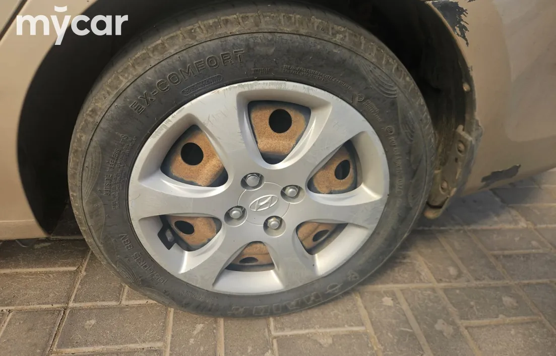 Hyundai Accent 2013