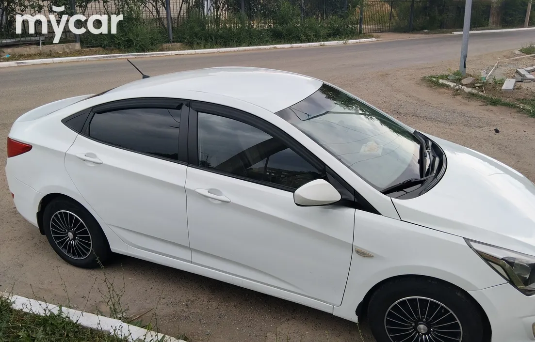 Hyundai Accent 2015