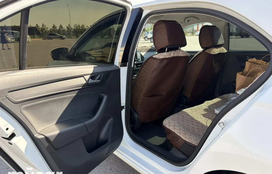 Volkswagen Polo 2021