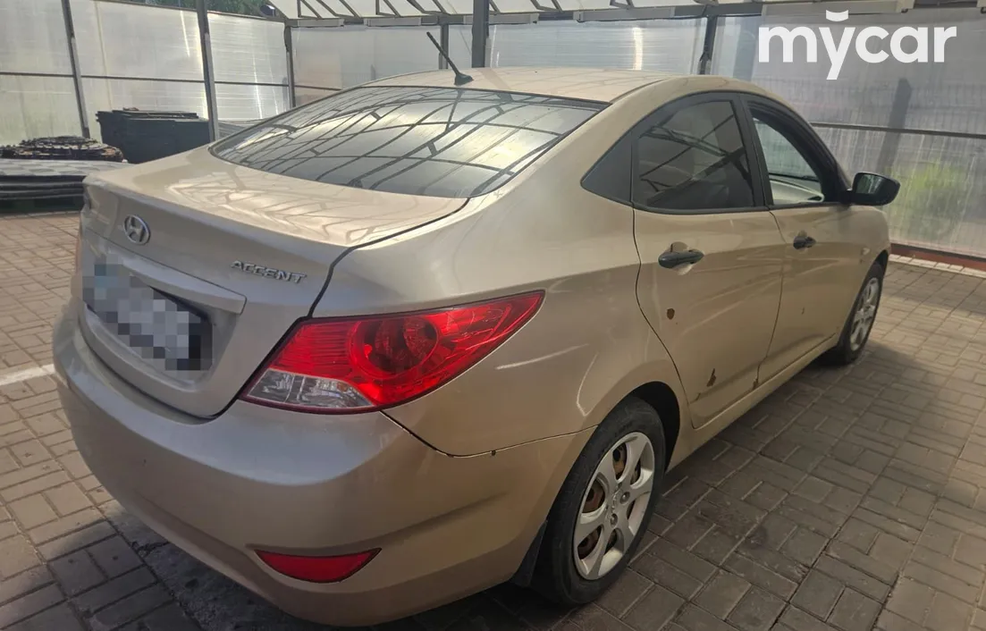 Hyundai Accent 2013