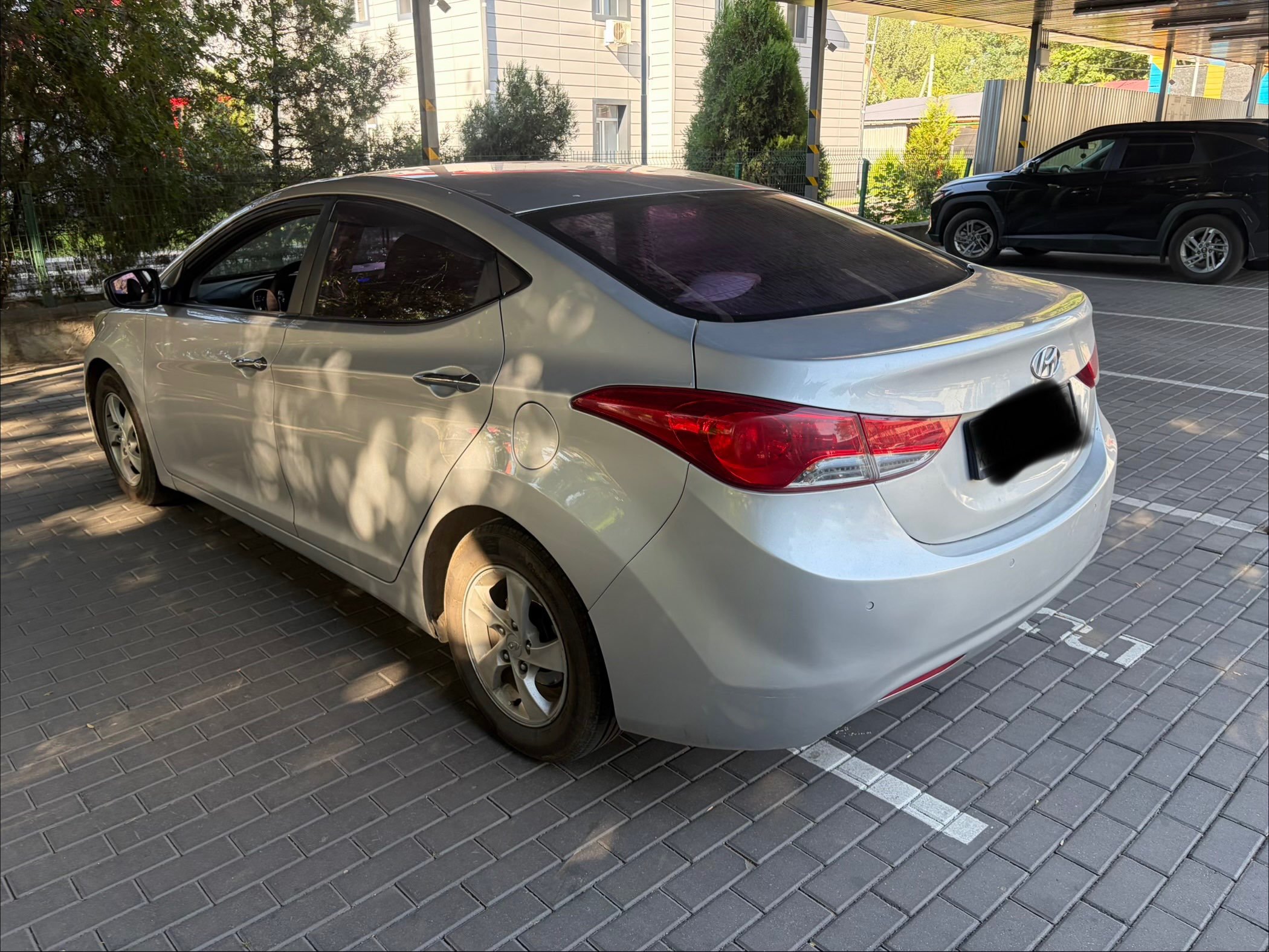 Hyundai Avante 2011