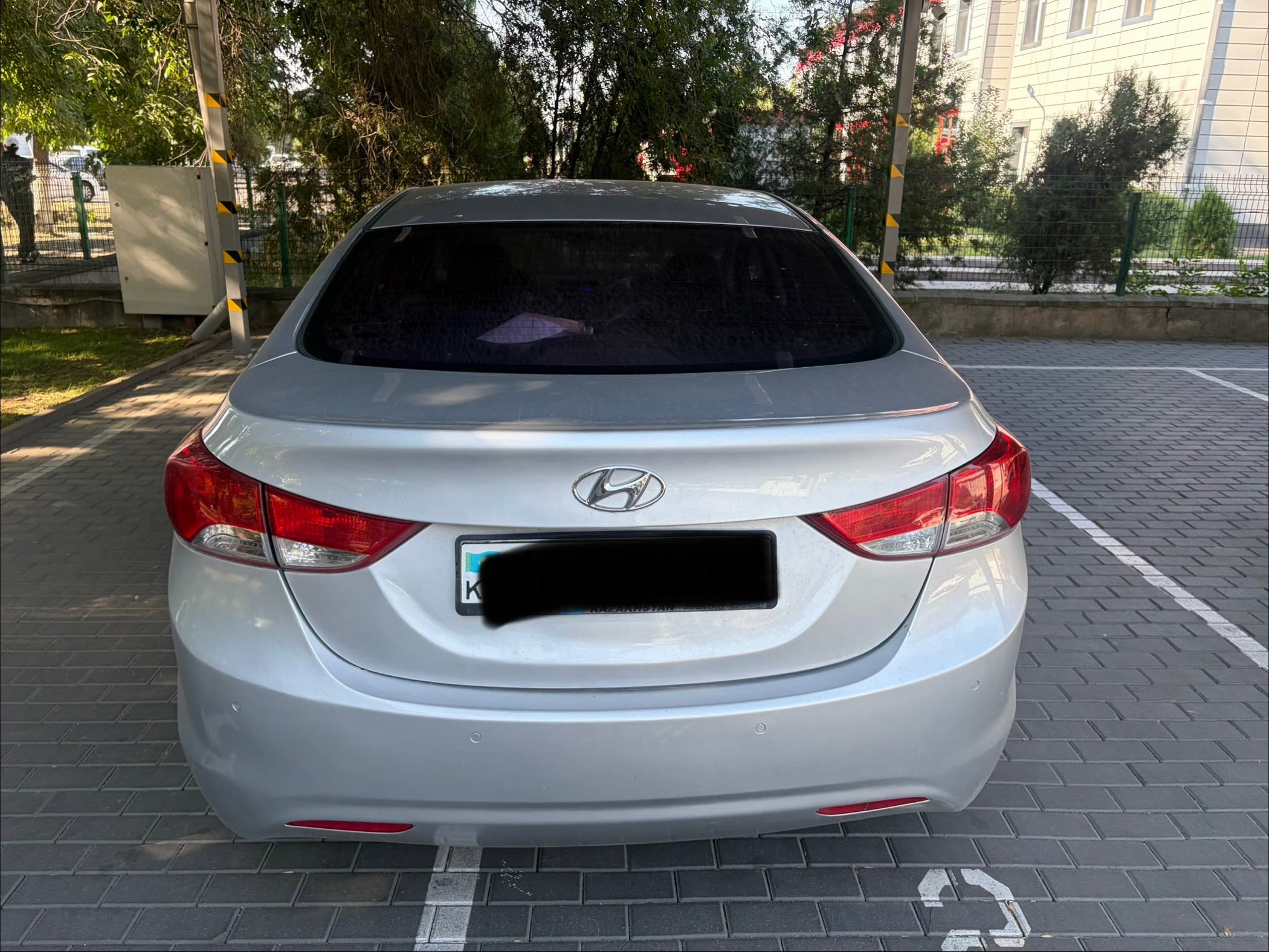 Hyundai Avante 2011