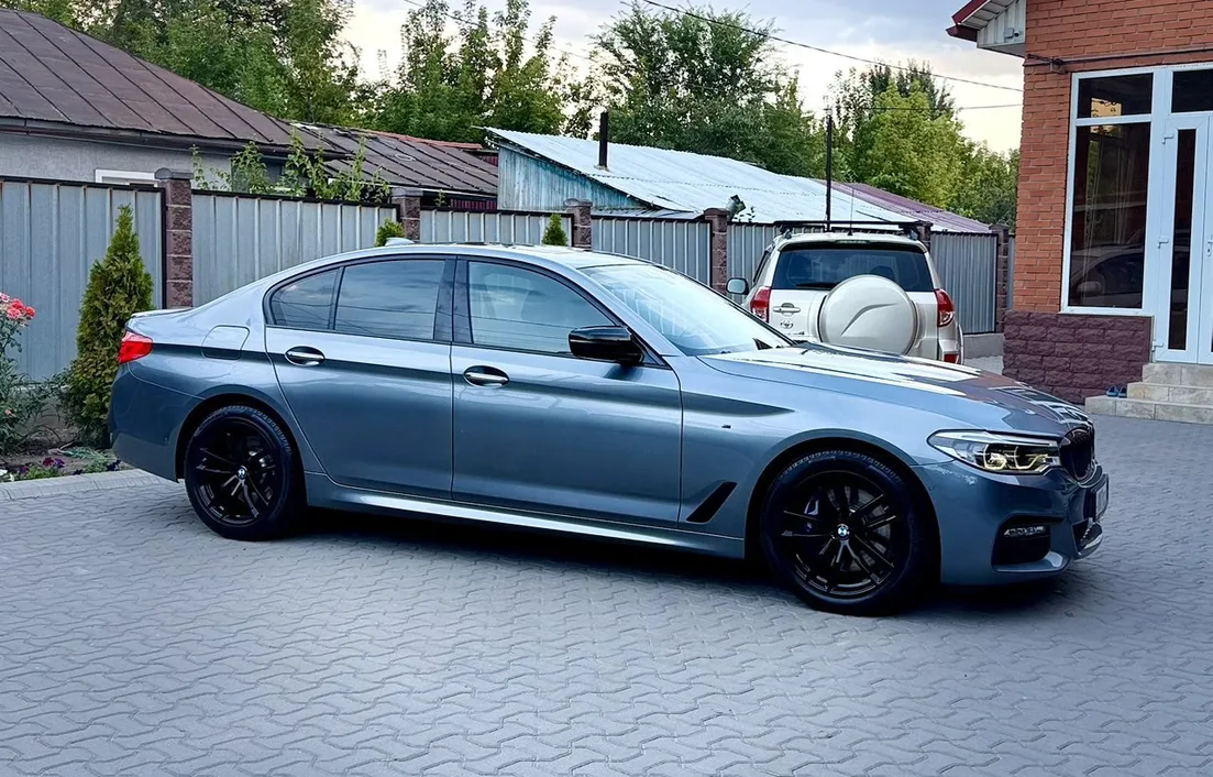 BMW 5 серия 2017