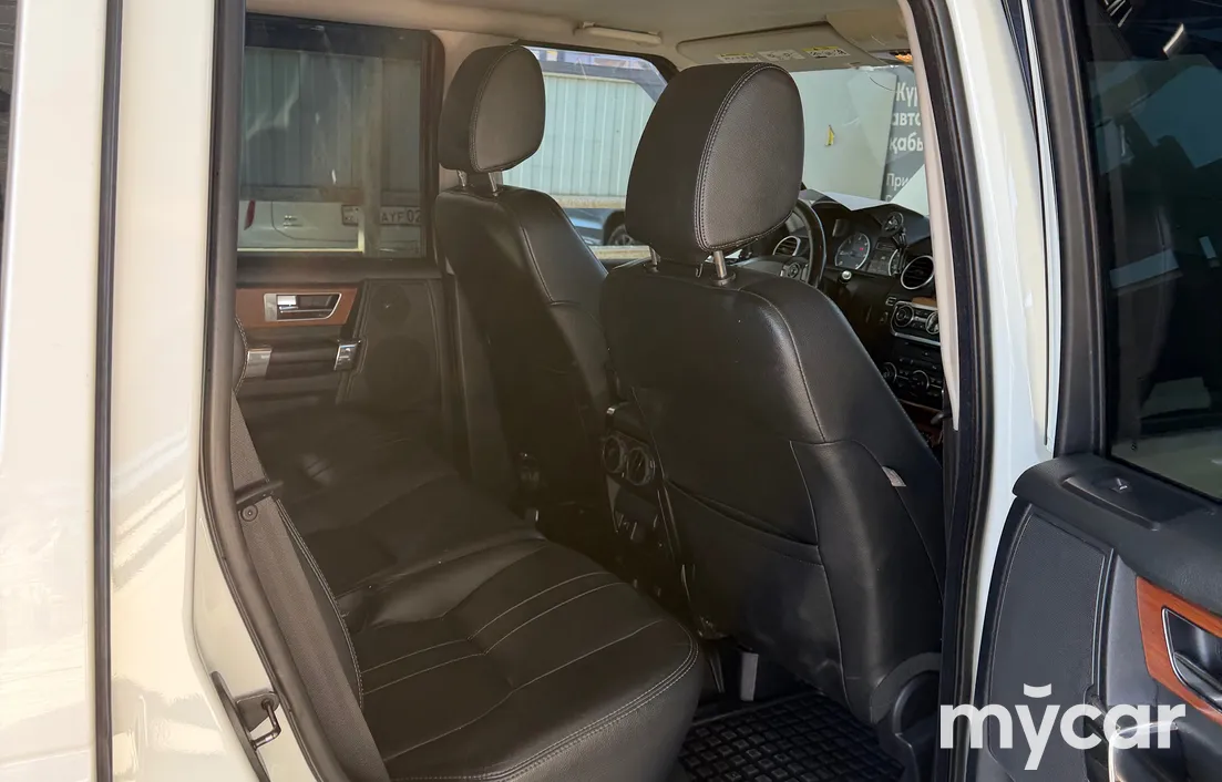 Land Rover Discovery 2013