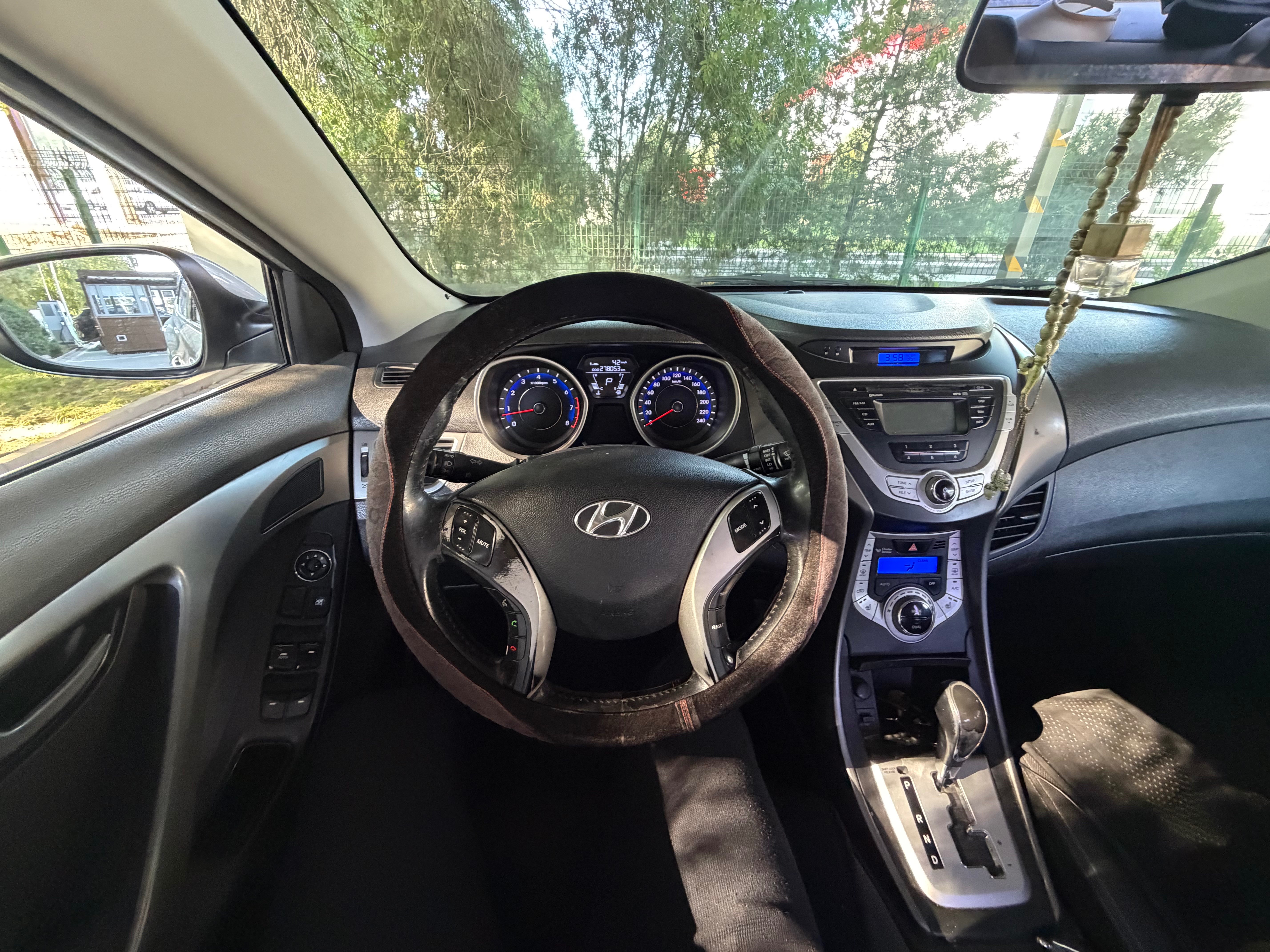 Hyundai Avante 2011