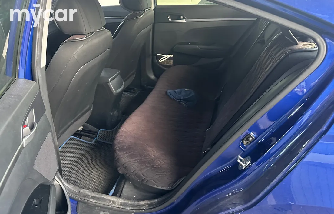 Hyundai Elantra 2020