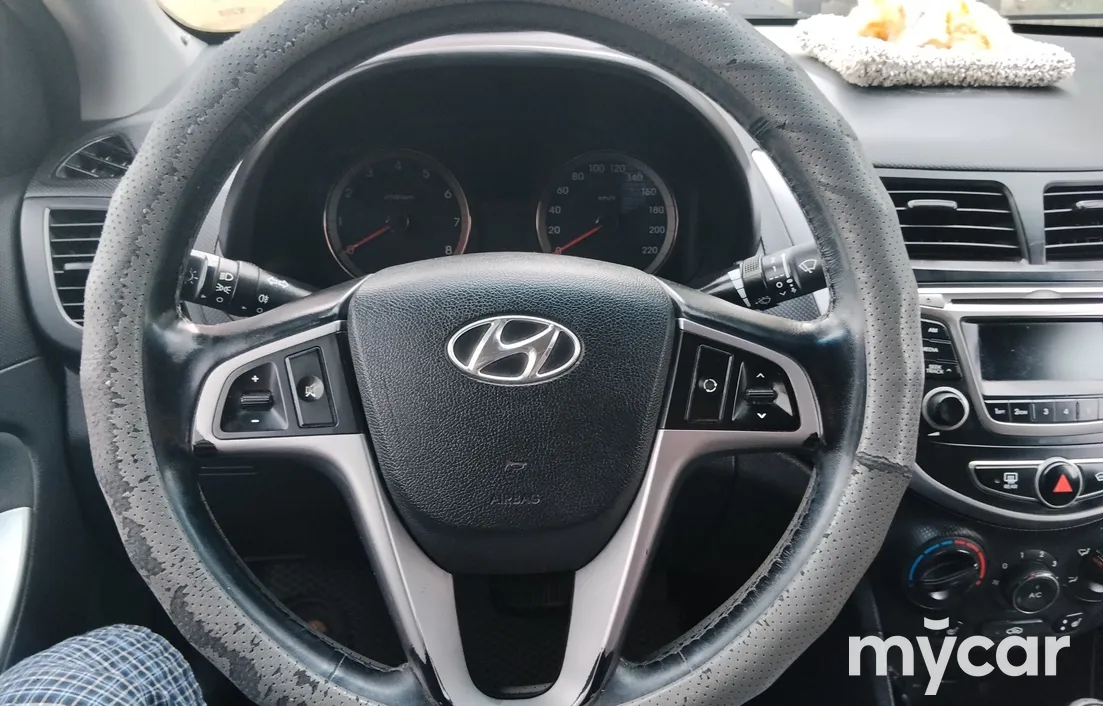 Hyundai Accent 2015