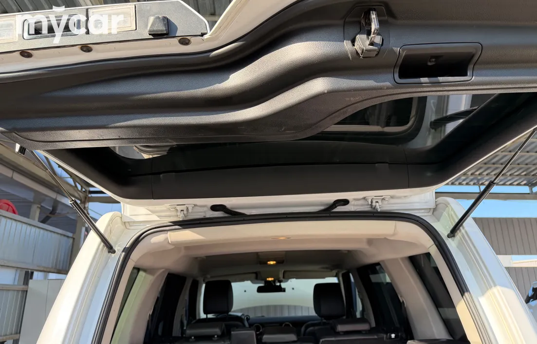 Land Rover Discovery 2013