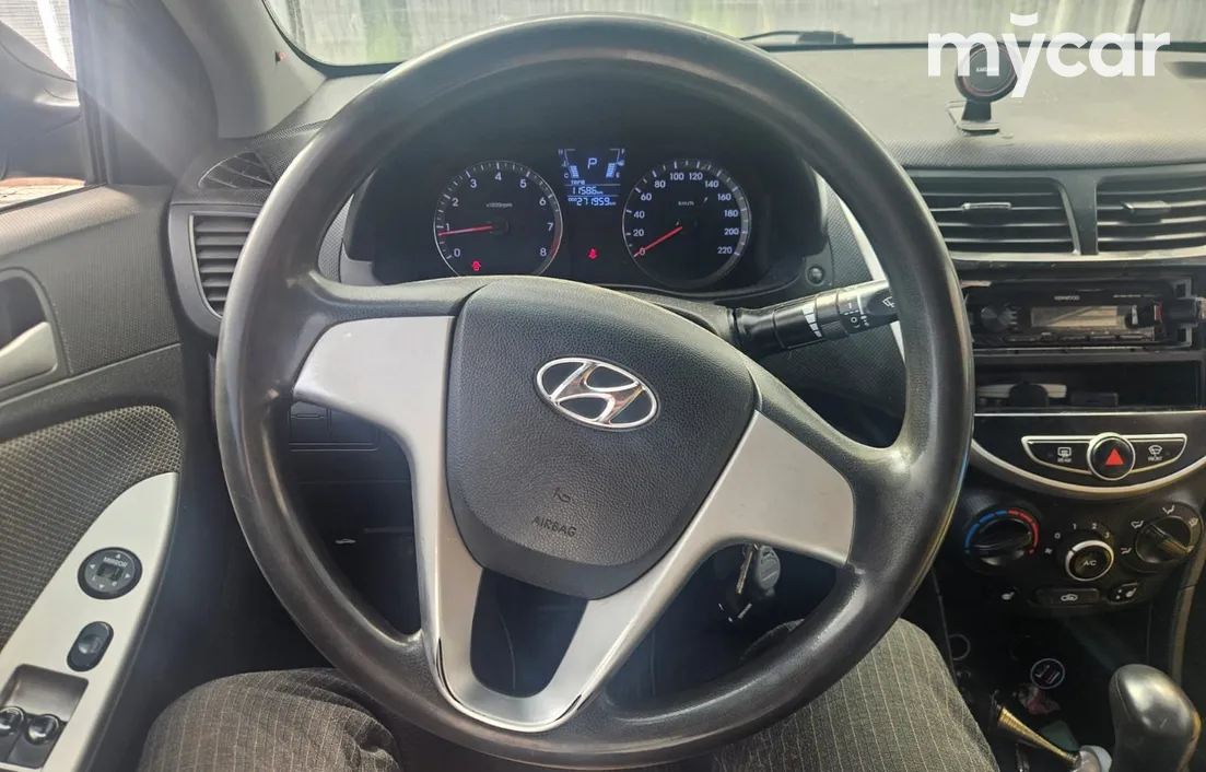 Hyundai Accent 2013
