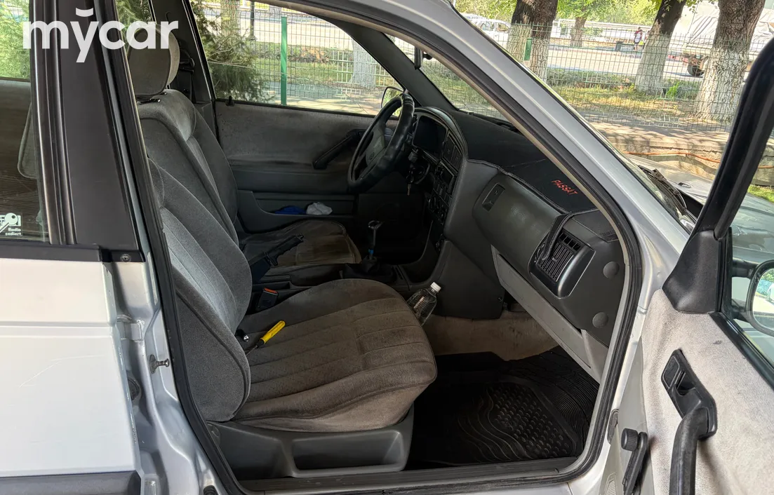 Volkswagen Passat 1993