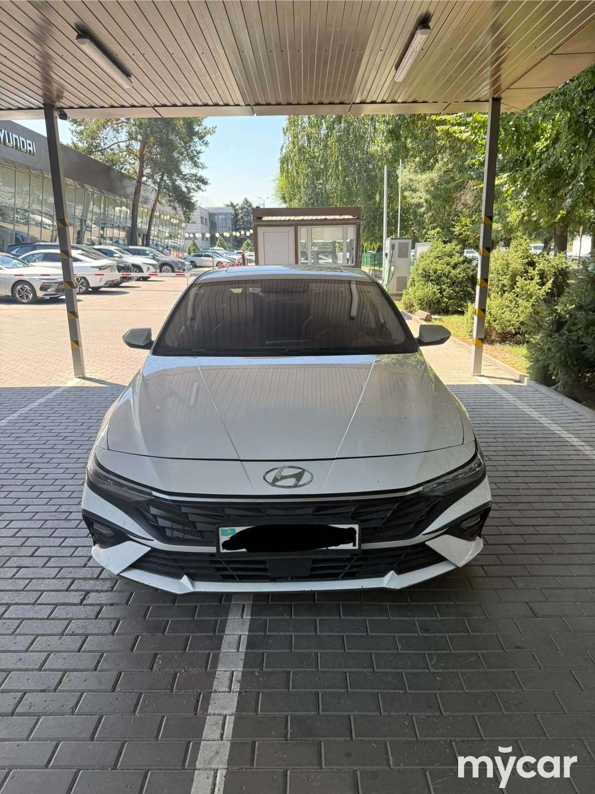 Hyundai Elantra 2024