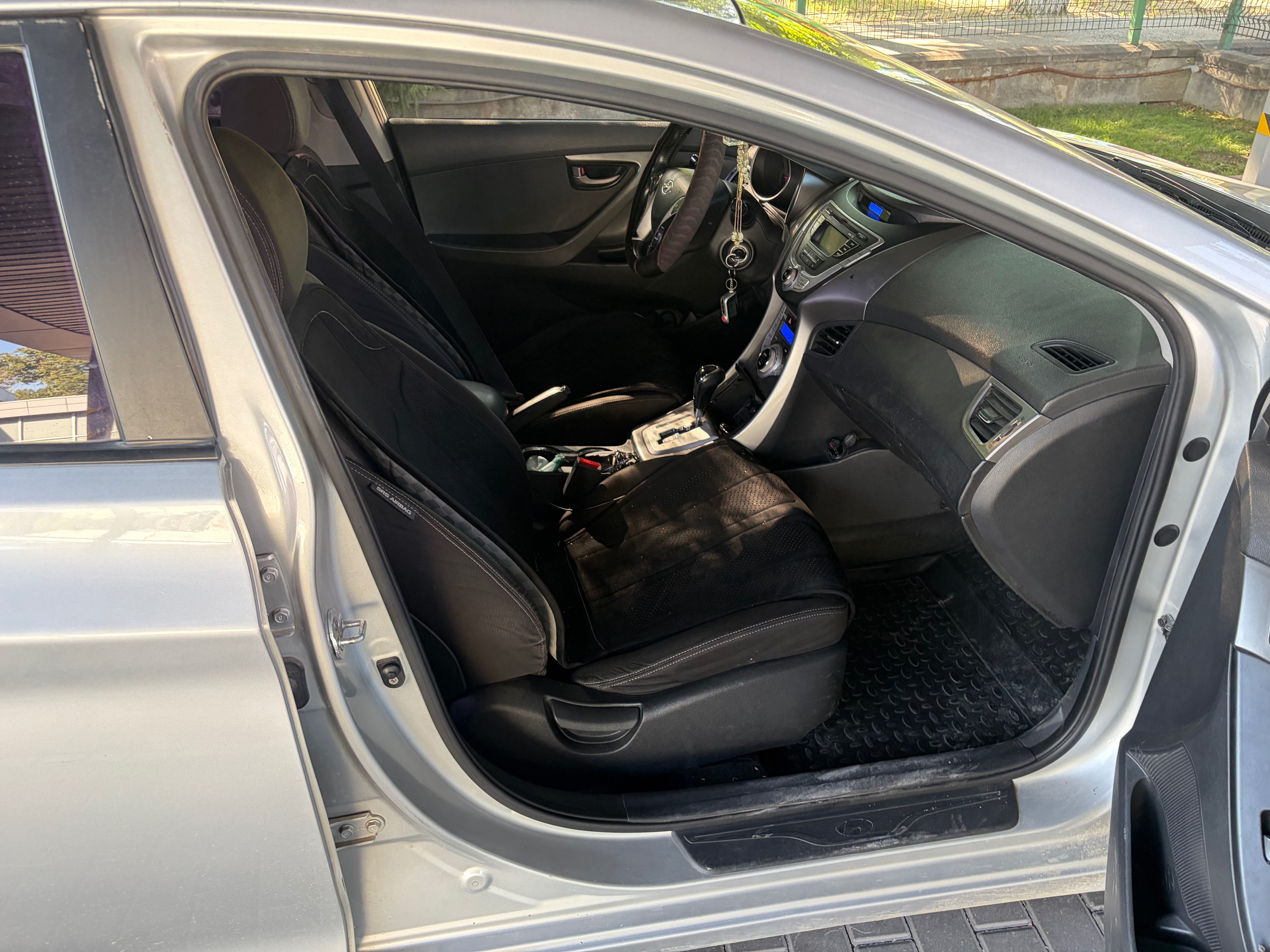 Hyundai Avante 2011
