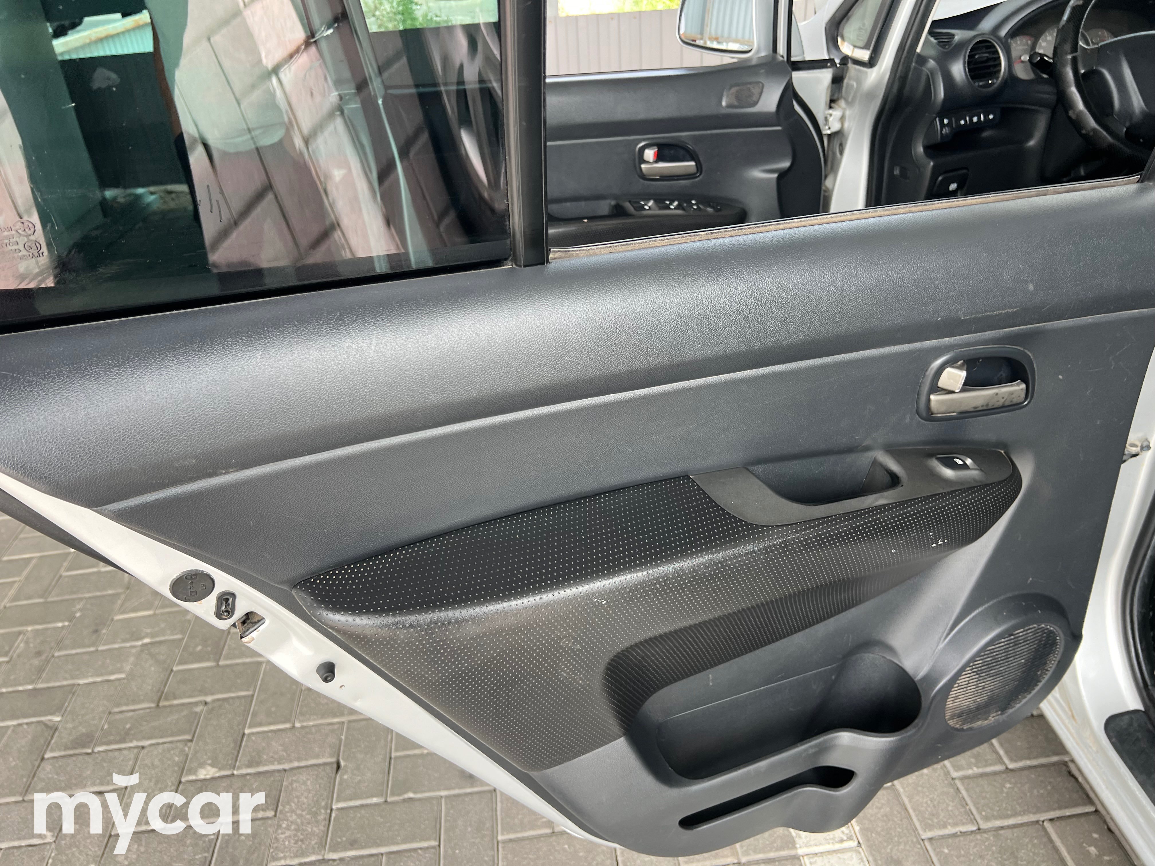 Kia Carens 2007