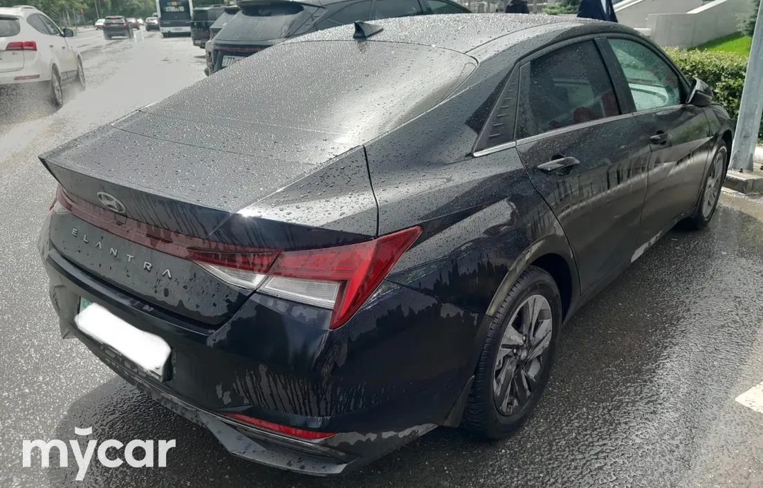 Hyundai Elantra 2023